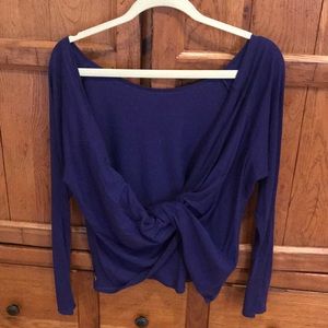 Fabletics Long sleeve shirt with twisted low back